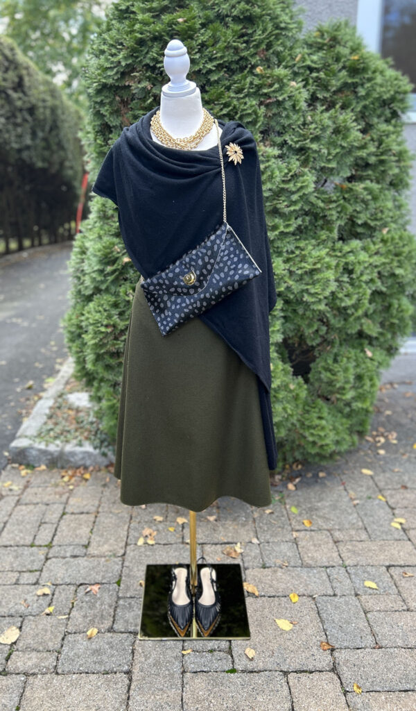 HAndmade Olive wool skirt - Art gallery opening
