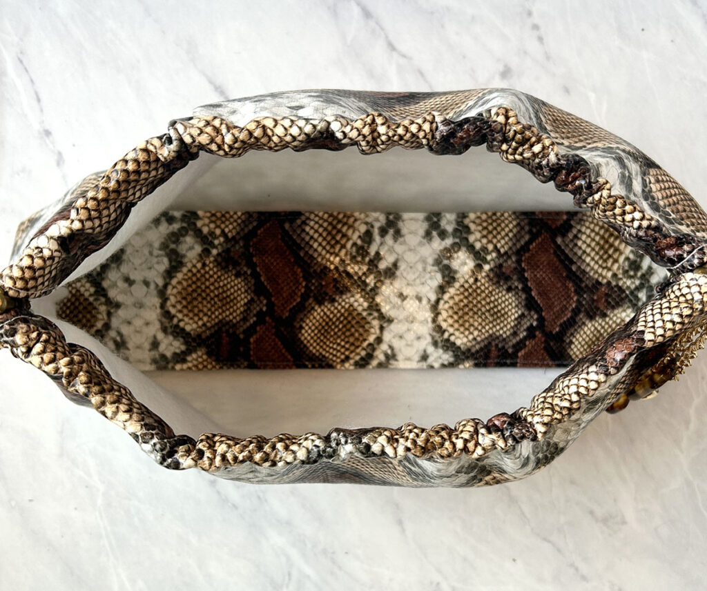 creating the flex frame bag bottom